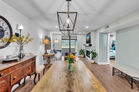 Casa en venta en Pembroke Pines, Florida, 3 dormitorios, 120.68 m2 № 1984172 - foto 10