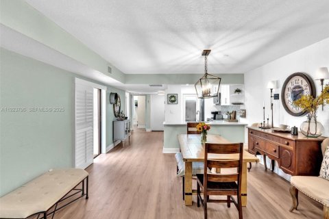 Casa en venta en Pembroke Pines, Florida, 3 dormitorios, 120.68 m2 № 1984172 - foto 8