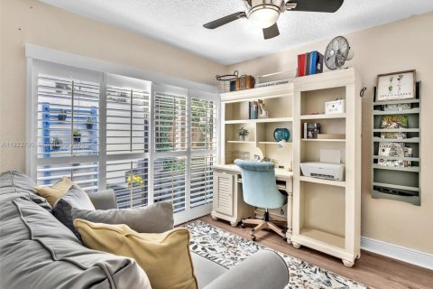 Casa en venta en Pembroke Pines, Florida, 3 dormitorios, 120.68 m2 № 1984172 - foto 21