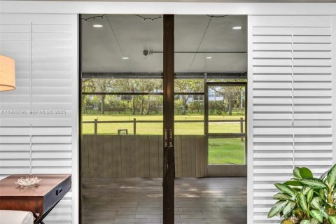 Casa en venta en Pembroke Pines, Florida, 3 dormitorios, 120.68 m2 № 1984172 - foto 9