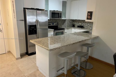 Condo in Aventura, Florida, 2 bedrooms  № 1710811 - photo 9