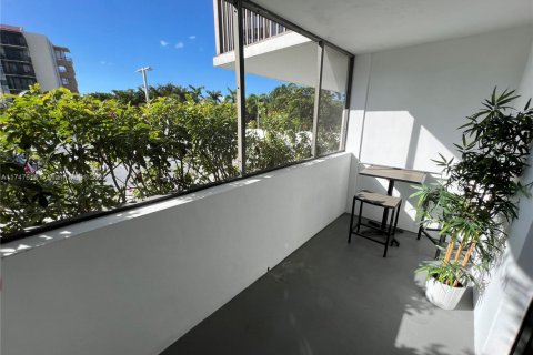 Condo in Aventura, Florida, 2 bedrooms  № 1710811 - photo 17