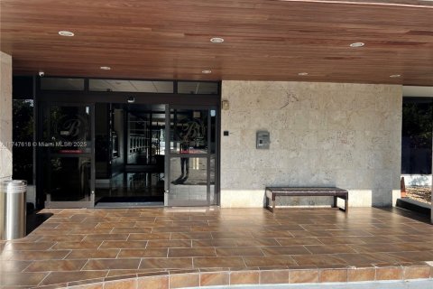 Condo in Aventura, Florida, 2 bedrooms  № 1710811 - photo 1