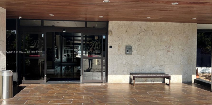 Condo in Aventura, Florida, 2 bedrooms № 1710811