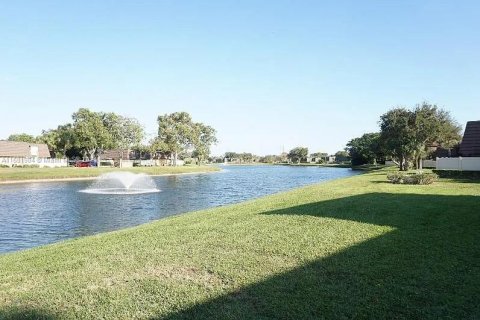 Adosado en venta en West Palm Beach, Florida, 2 dormitorios, 117.43 m2 № 1938185 - foto 12