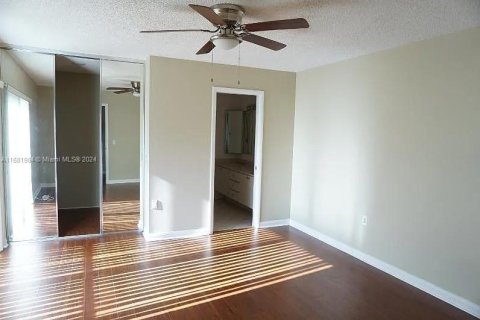 Adosado en venta en West Palm Beach, Florida, 2 dormitorios, 117.43 m2 № 1938185 - foto 7