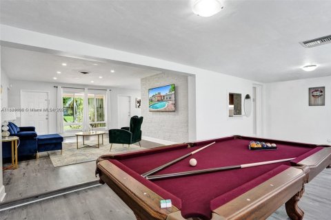 House in Hollywood, Florida 3 bedrooms, 153.1 sq.m. № 1930209 - photo 14