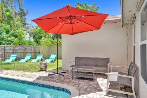 House in Hollywood, Florida 3 bedrooms, 153.1 sq.m. № 1930209 - photo 18