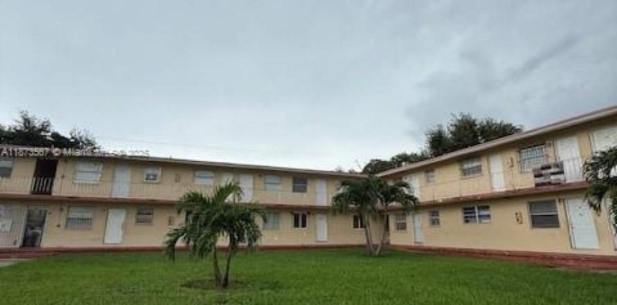 Кондоминиум с 2 спальнями в Майами, Флорида № 1927969