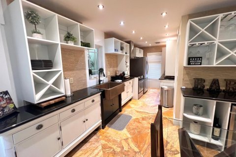 House in Delray Beach, Florida 2 bedrooms, 102.19 sq.m. № 2170020 - photo 11