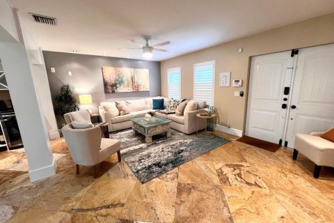 House in Delray Beach, Florida 2 bedrooms, 102.19 sq.m. № 2170020 - photo 5