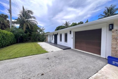 House in Delray Beach, Florida 2 bedrooms, 102.19 sq.m. № 2170020
