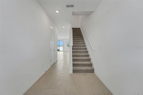 Townhouse in San Antonio, Florida 3 bedrooms, 148.83 sq.m. № 2374055 - photo 7
