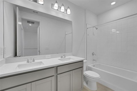 Townhouse in San Antonio, Florida 3 bedrooms, 148.83 sq.m. № 2374055 - photo 23