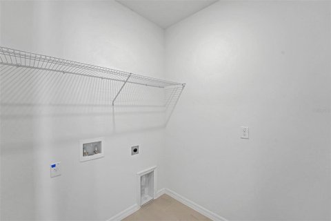 Townhouse in San Antonio, Florida 3 bedrooms, 148.83 sq.m. № 2374055 - photo 20