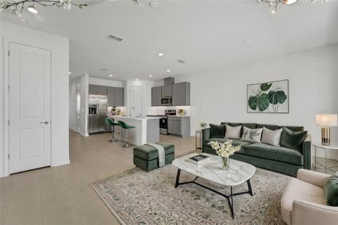 Townhouse in San Antonio, Florida 3 bedrooms, 148.83 sq.m. № 2374055 - photo 16