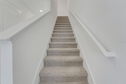 Townhouse in San Antonio, Florida 3 bedrooms, 148.83 sq.m. № 2374055 - photo 8