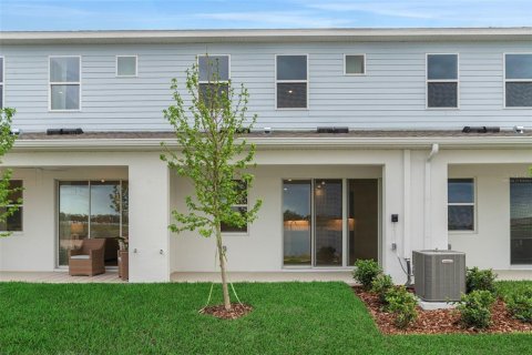Townhouse in San Antonio, Florida 3 bedrooms, 148.83 sq.m. № 2374055 - photo 27