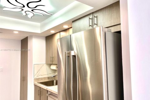 Copropriété à vendre à Sunny Isles Beach, Floride: 1 chambre, 87.61 m2 № 1962513 - photo 19