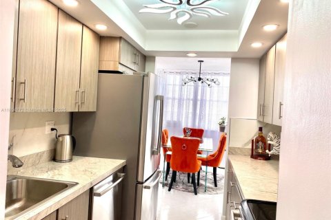 Copropriété à vendre à Sunny Isles Beach, Floride: 1 chambre, 87.61 m2 № 1962513 - photo 22