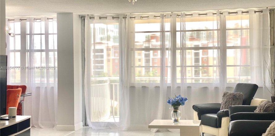 Condo à Sunny Isles Beach, Floride, 1 chambre  № 1962513