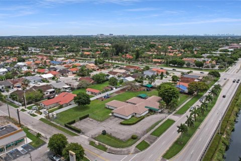 Купить коммерческую недвижимость в Майами, Флорида № 1979257 - фото 8