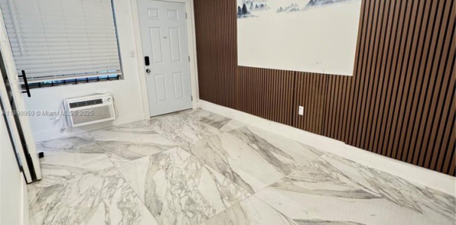 Villa ou maison à Miami, Floride 3 chambres, 122.63 m2 № 1944499