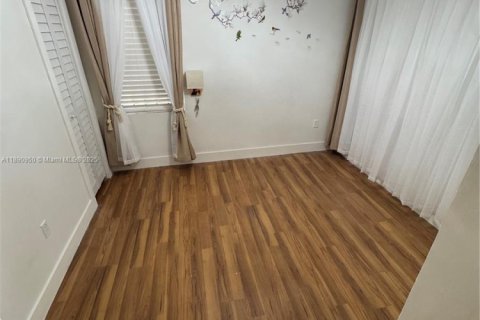 Villa ou maison à louer à Miami, Floride: 3 chambres, 122.63 m2 № 1944499 - photo 5