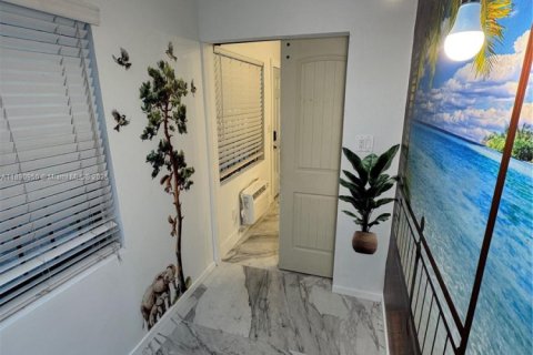 Villa ou maison à louer à Miami, Floride: 3 chambres, 122.63 m2 № 1944499 - photo 6