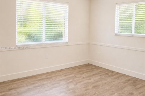 Villa ou maison à vendre à Miami, Floride: 3 chambres, 136.75 m2 № 2085422 - photo 13