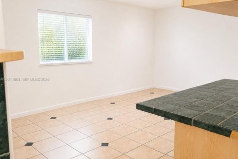 Villa ou maison à vendre à Miami, Floride: 3 chambres, 136.75 m2 № 2085422 - photo 9