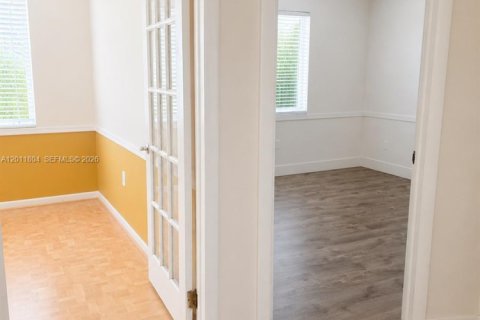 Villa ou maison à vendre à Miami, Floride: 3 chambres, 136.75 m2 № 2085422 - photo 10