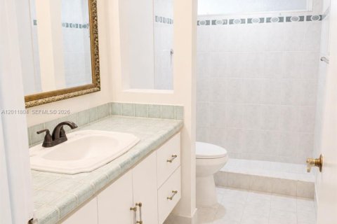 Villa ou maison à vendre à Miami, Floride: 3 chambres, 136.75 m2 № 2085422 - photo 16