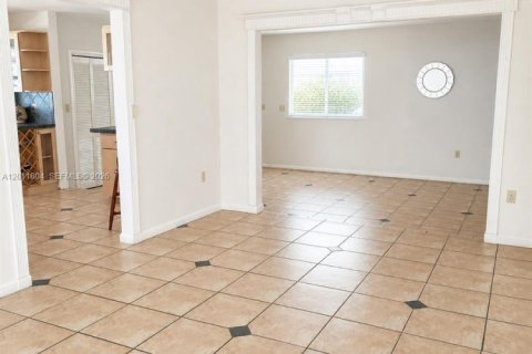 Villa ou maison à vendre à Miami, Floride: 3 chambres, 136.75 m2 № 2085422 - photo 7