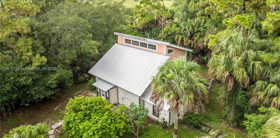 Casa en Indiantown, Florida 3 dormitorios, 156.35 m2 № 1978068