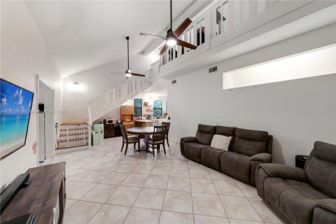 Casa en venta en Indiantown, Florida, 3 dormitorios, 156.35 m2 № 1978068 - foto 9