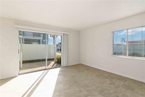 Touwnhouse à louer à Sarasota, Floride: 2 chambres, 82.13 m2 № 2107971 - photo 7