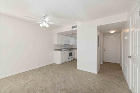 Touwnhouse à louer à Sarasota, Floride: 2 chambres, 82.13 m2 № 2107971 - photo 8