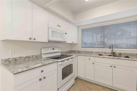 Touwnhouse à louer à Sarasota, Floride: 2 chambres, 82.13 m2 № 2107971 - photo 11
