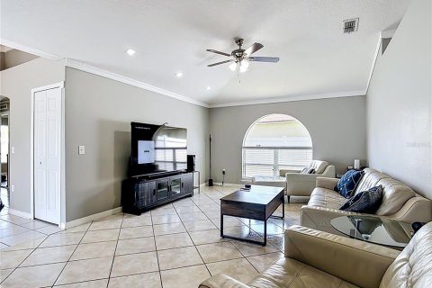 House in Kissimmee, Florida 4 bedrooms, 199.55 sq.m. № 2198684 - photo 19