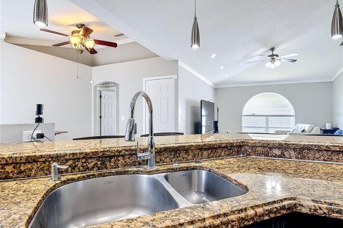 House in Kissimmee, Florida 4 bedrooms, 199.55 sq.m. № 2198684 - photo 14