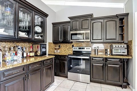 House in Kissimmee, Florida 4 bedrooms, 199.55 sq.m. № 2198684 - photo 10