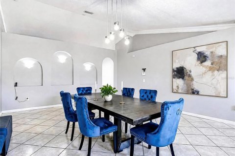 House in Kissimmee, Florida 4 bedrooms, 199.55 sq.m. № 2198684 - photo 6