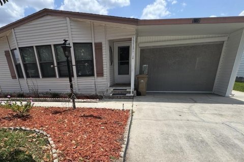 House in Leesburg, Florida 2 bedrooms, 142.05 sq.m. № 2277655