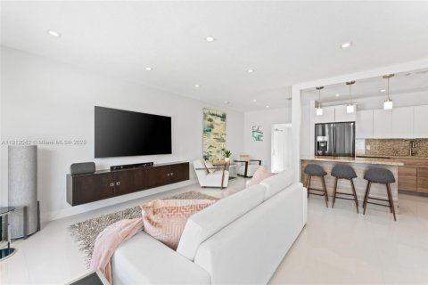 Снять в аренду виллу или дом в Майами, Флорида 3 спальни, 182.37м2, № 1968011 - фото 8