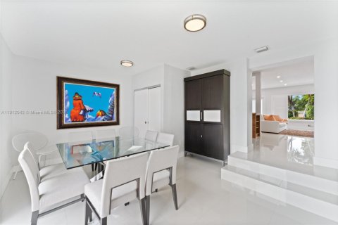 Снять в аренду виллу или дом в Майами, Флорида 3 спальни, 182.37м2, № 1968011 - фото 17