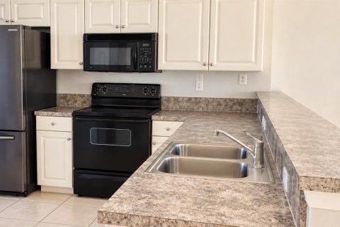 Condo in Riviera Beach, Florida, 2 bedrooms № 2387996 - photo 2