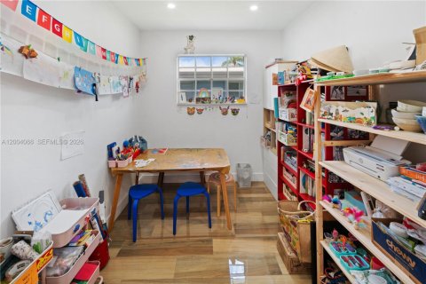 House in Coral Gables, Florida 3 bedrooms, 238.2 sq.m. № 2068546 - photo 30