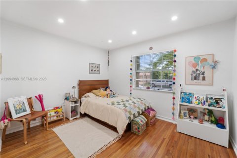 House in Coral Gables, Florida 3 bedrooms, 238.2 sq.m. № 2068546 - photo 27