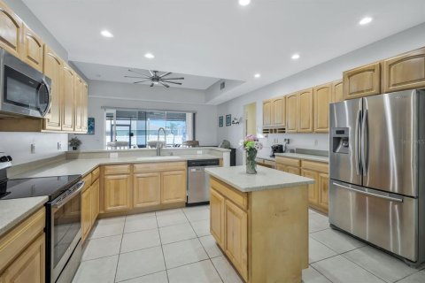 House in Cape Coral, Florida 3 bedrooms, 165.74 sq.m. № 1797861 - photo 12